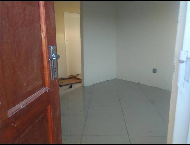 2 BEDROOM TOWNHOUSE FOR SALE IN CHIAWELO